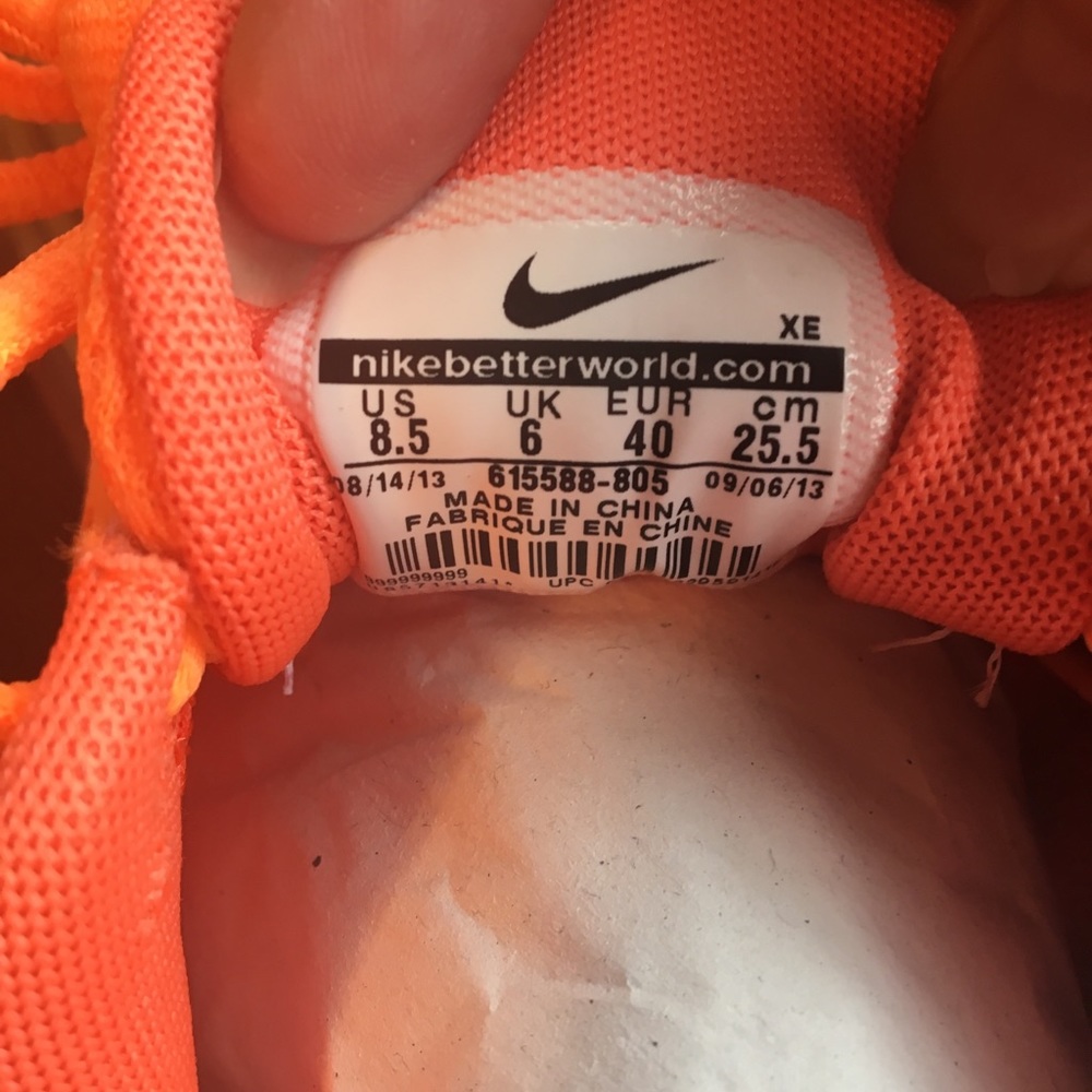 Woman’s Nike ( zoom) sneaker